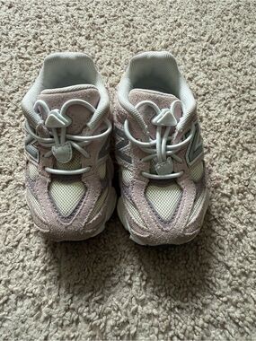 New Balance Kids Pink and White Lace-Lock Sneakers